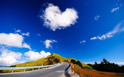 Heart-shaped-cloud-road